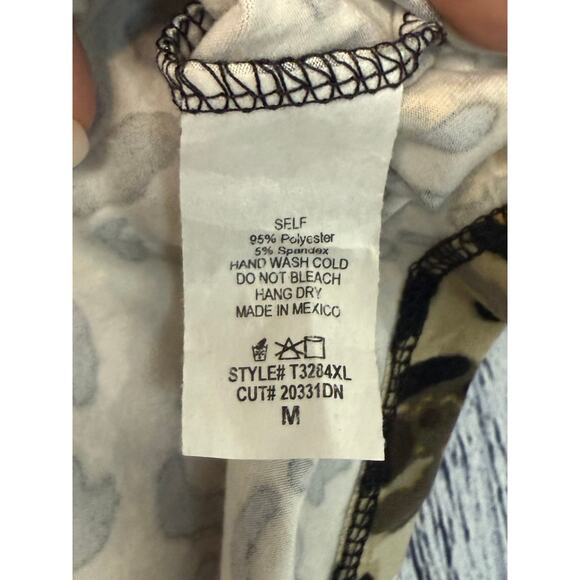 White Birch Women's Animal Print Top. Dolman Sleeves Medium - Picture 5 of 7